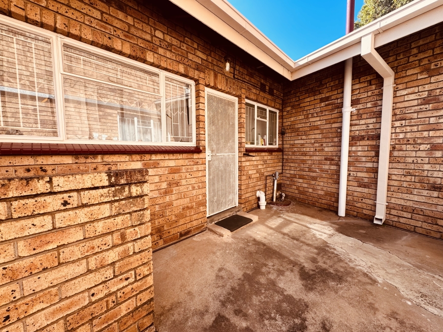 2 Bedroom Property for Sale in Songloed North West